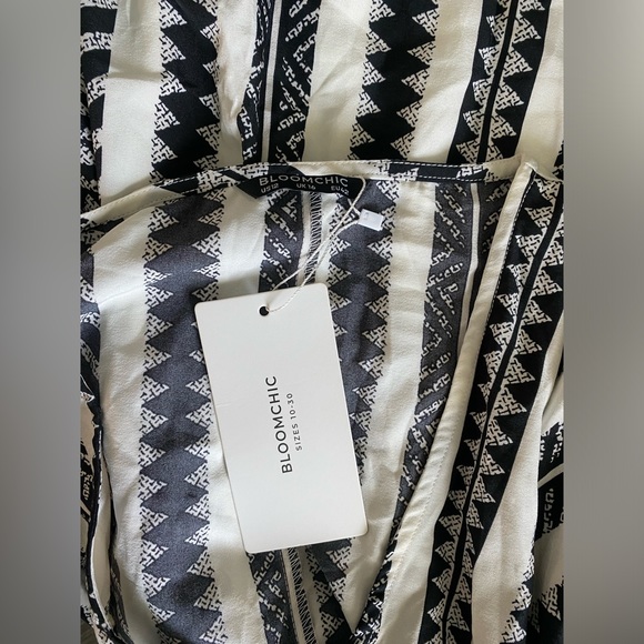 Geometric Pocket Split Wrap Maxi Dress - Large - Picture 4 of 5